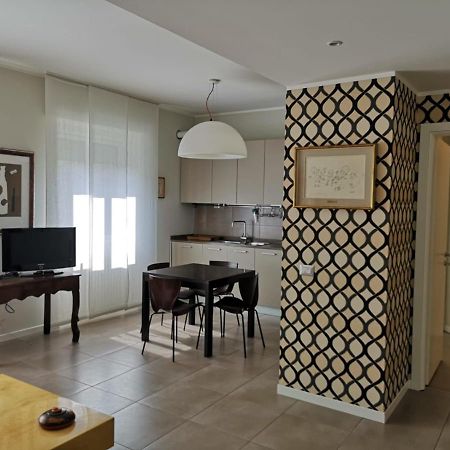 Appartamento Immerso Nel Verde Бучинаско Екстериор снимка